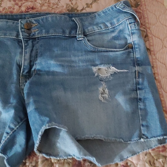 Decree cut off distressed shorts - Picture 4 of 7